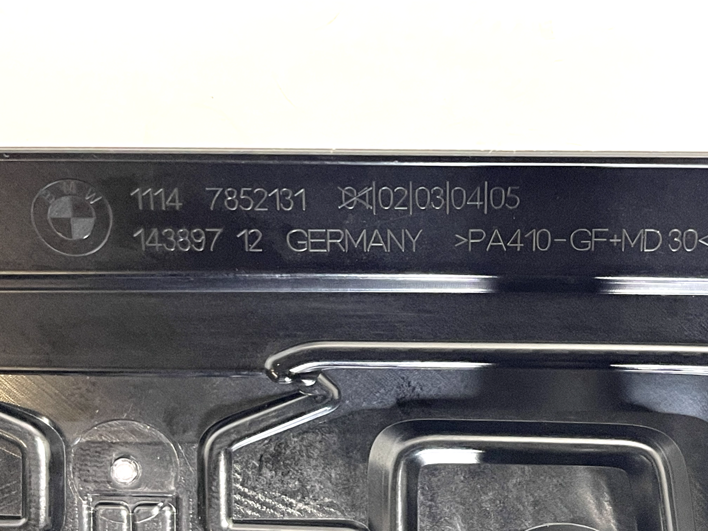 6916052