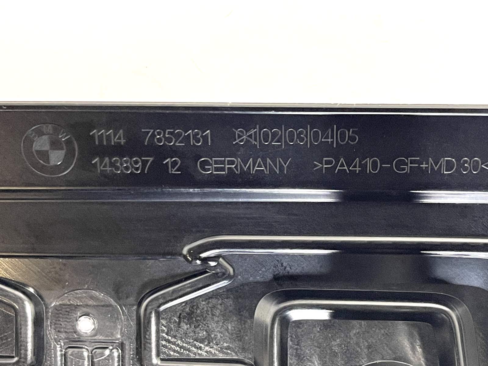 6916052