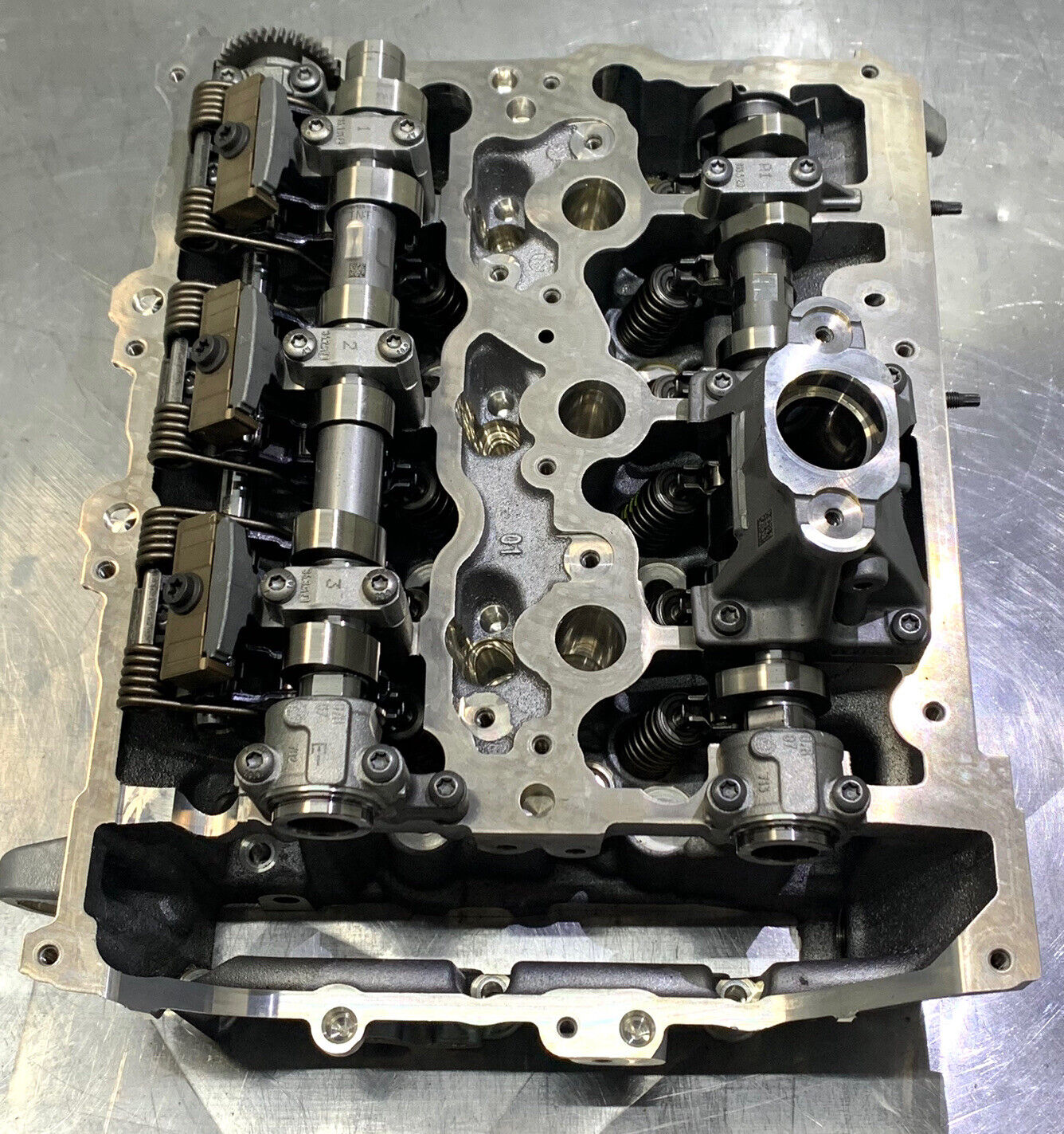 Zylinderkopf Nockenwelle BMW B38A15P Original 7829177. Neuwertig