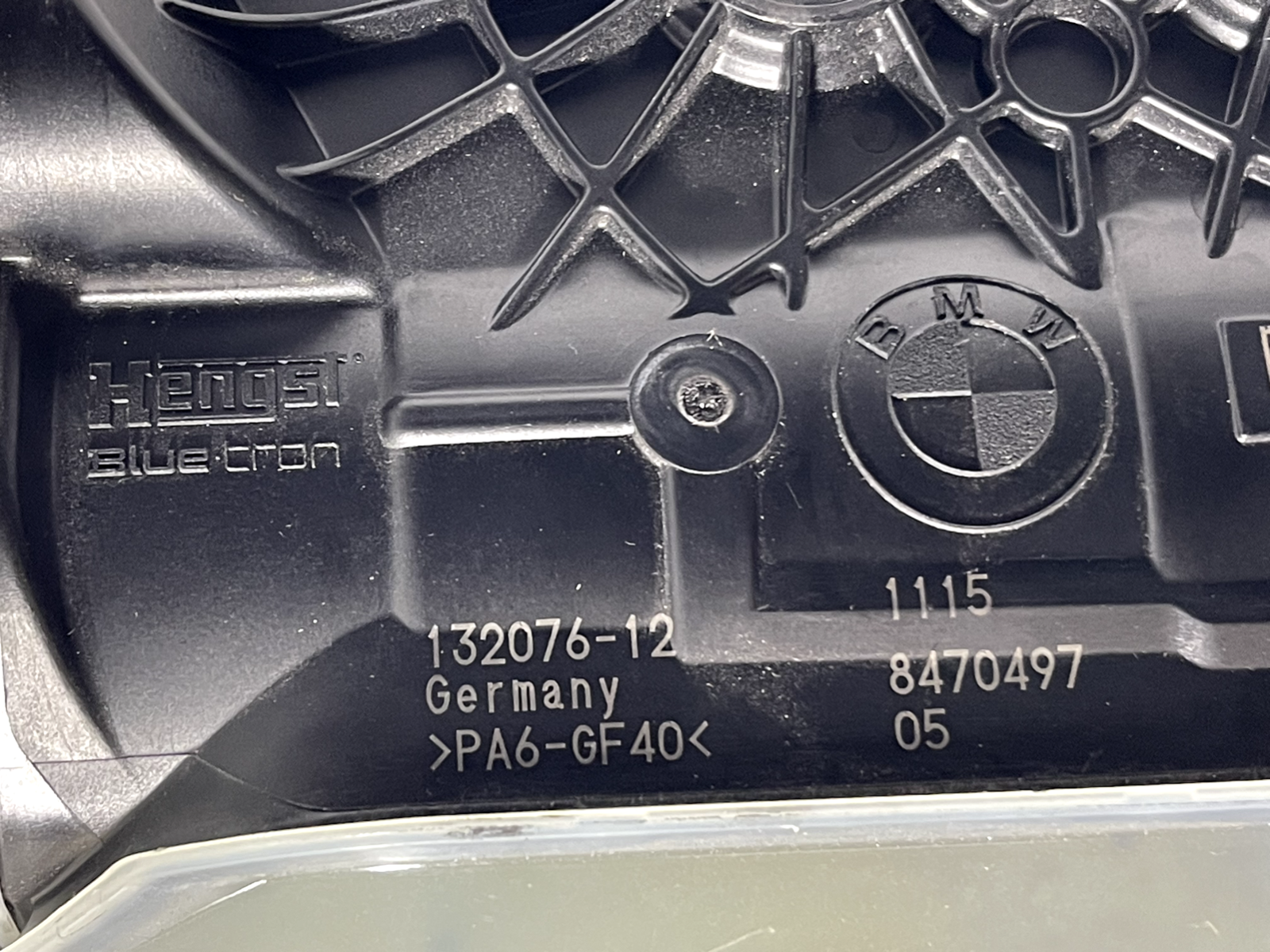 6916076