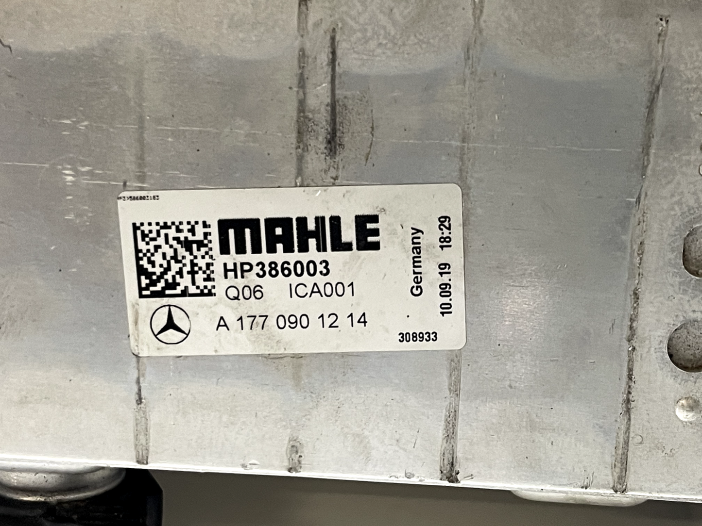 6853386