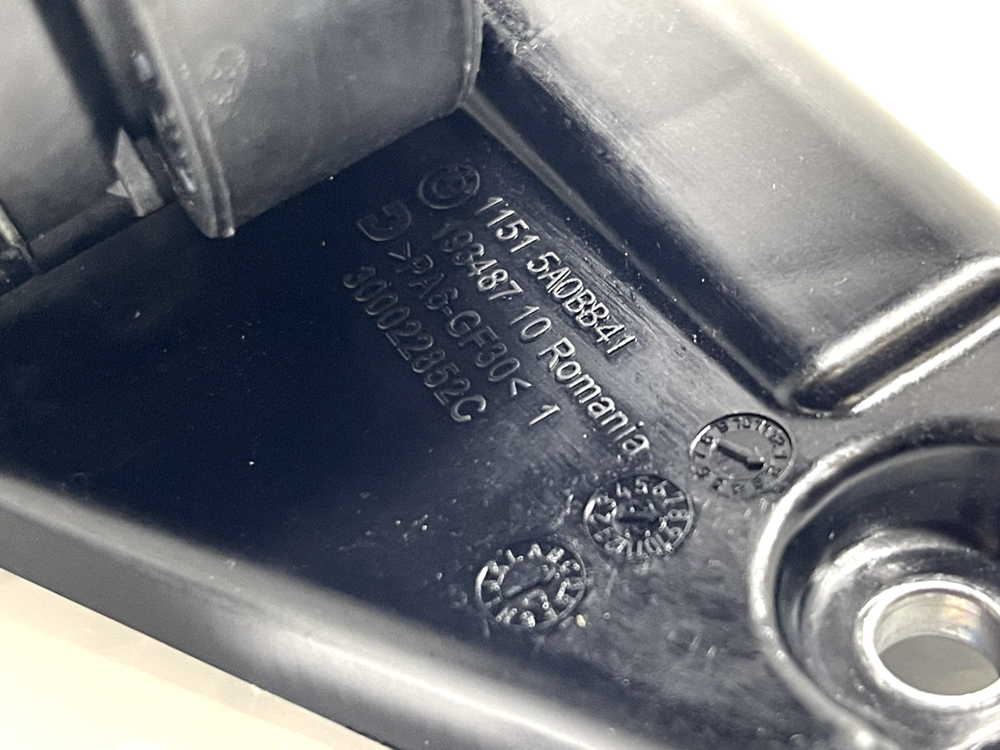 6186104