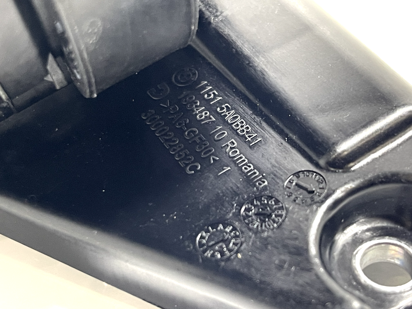 6186104