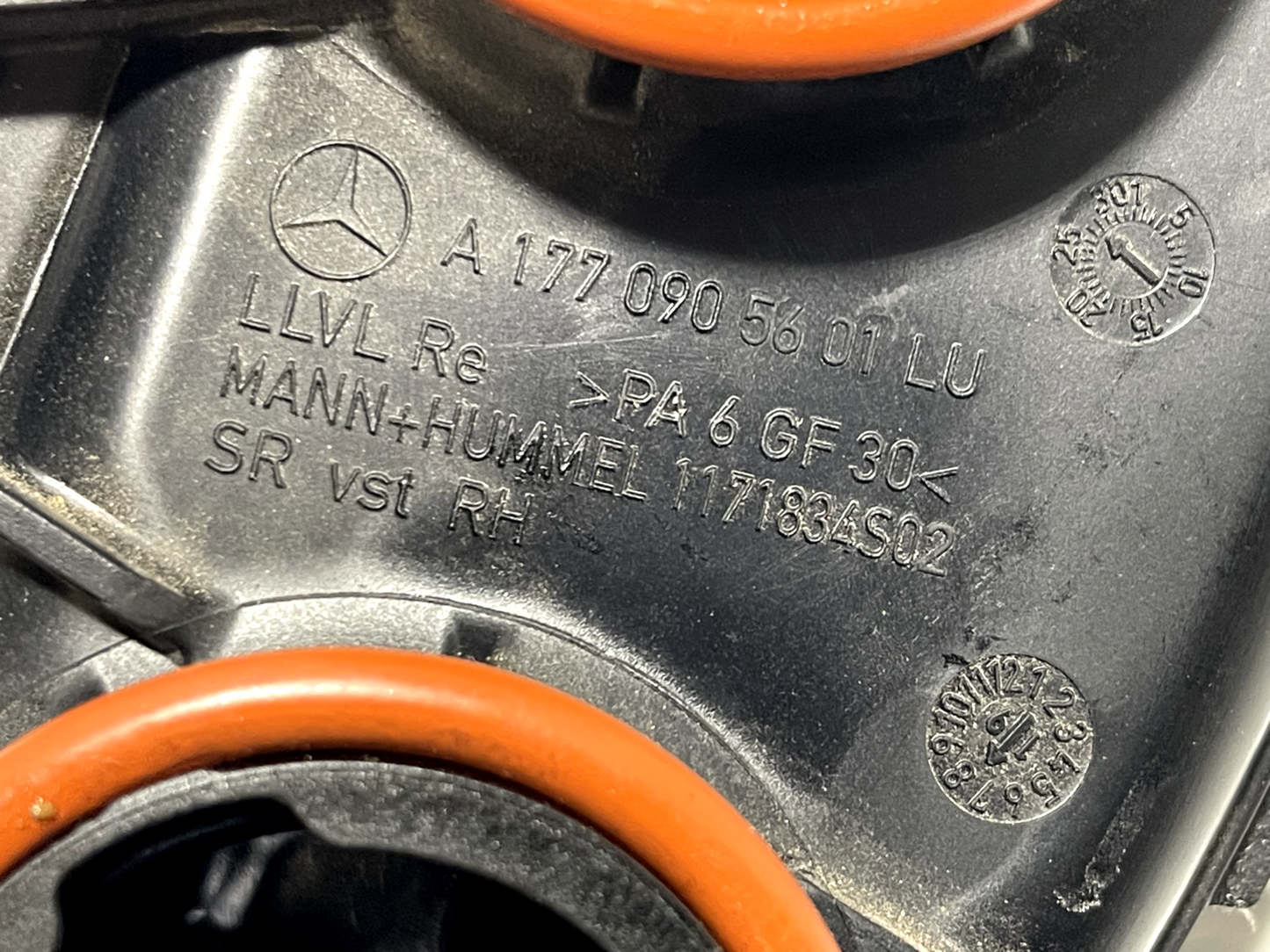 6853284