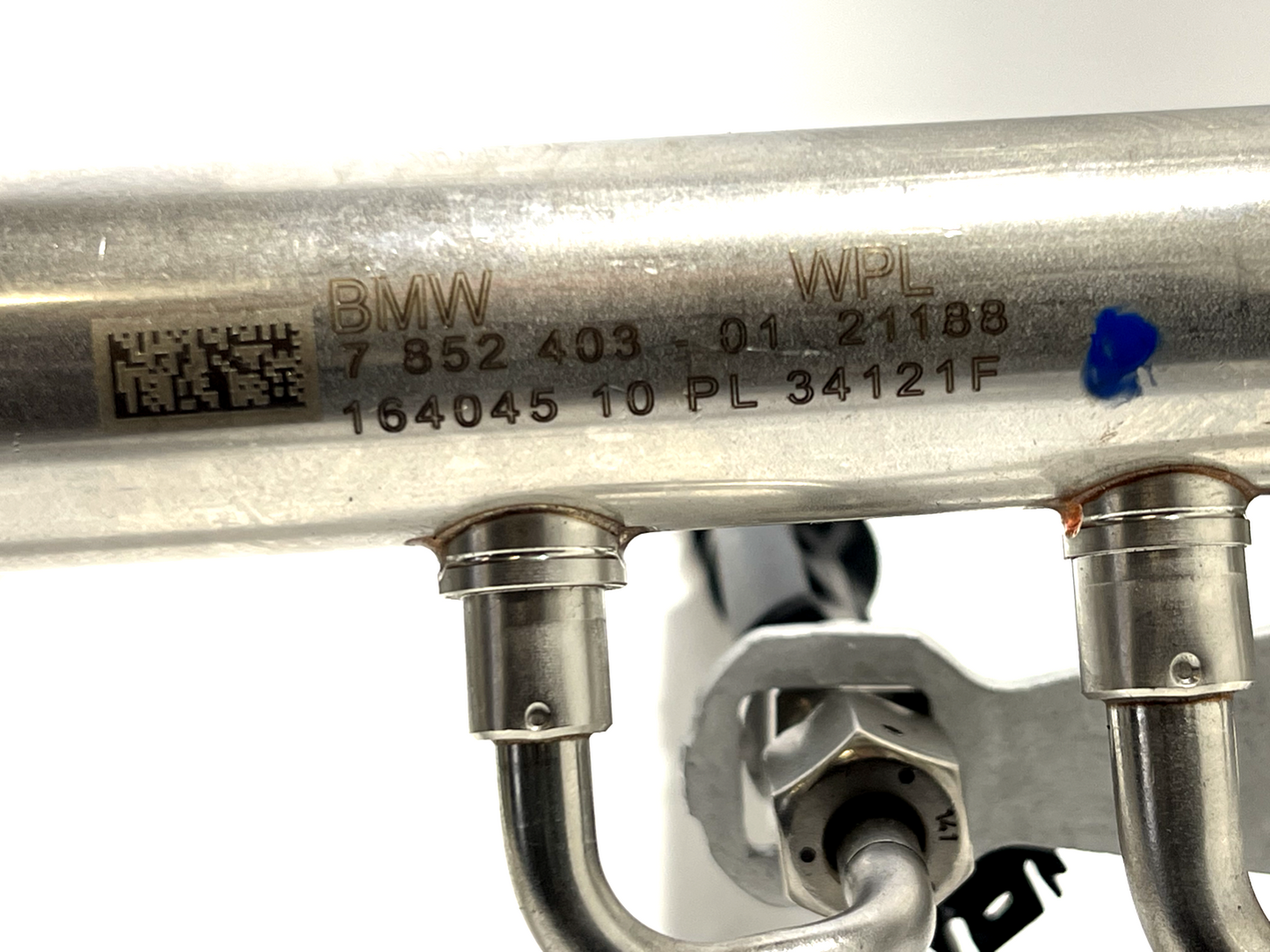 6916044