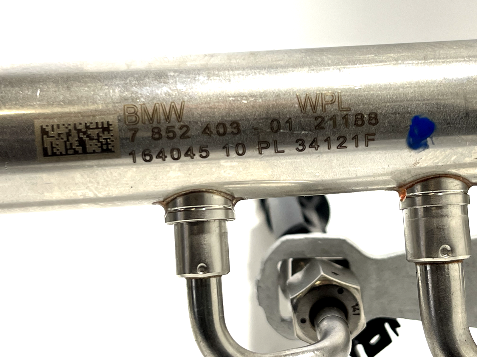 6916044