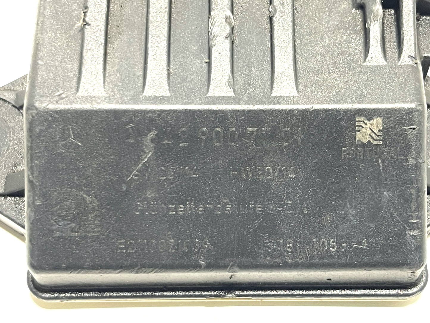 7617928