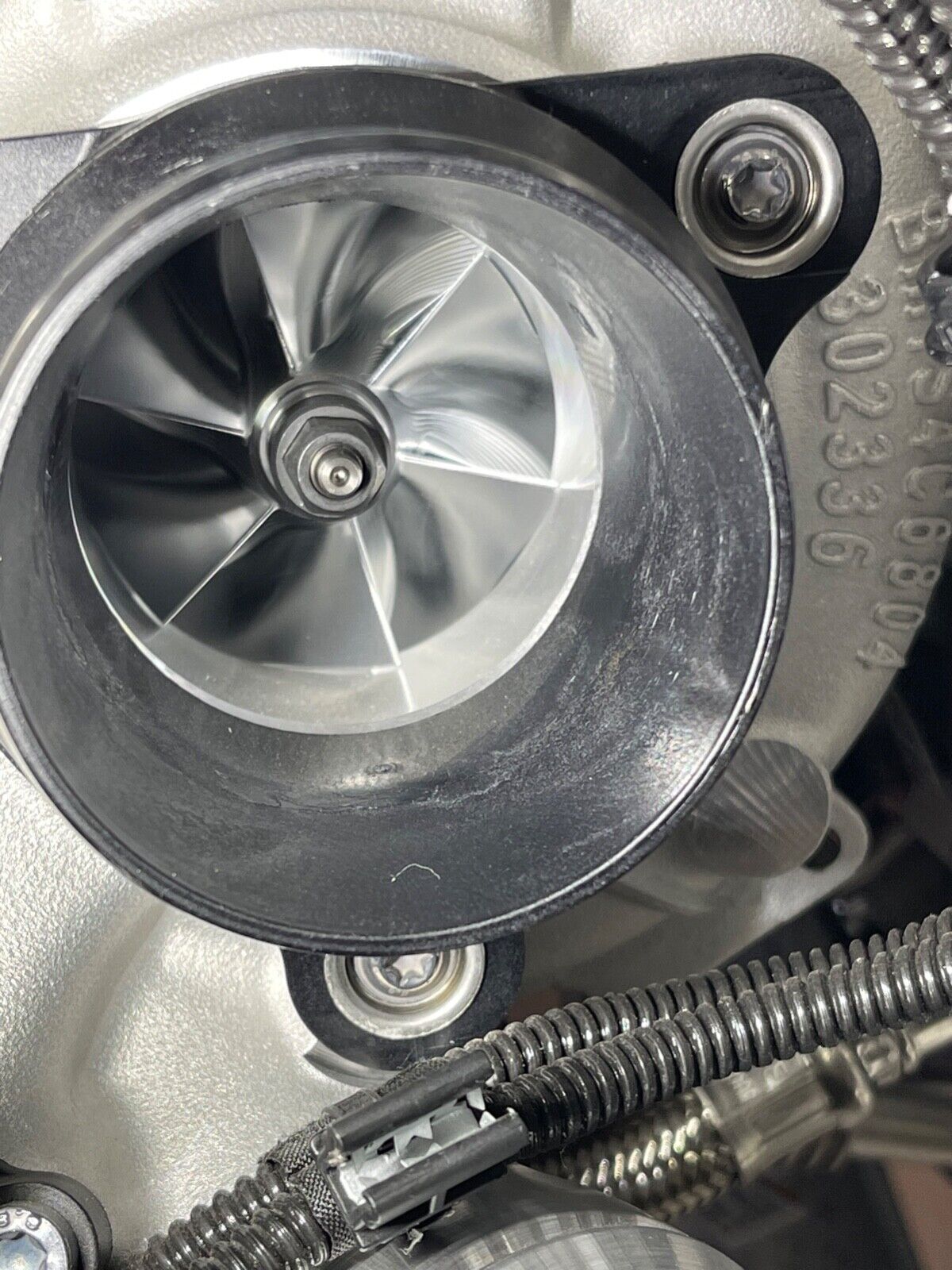 5255980