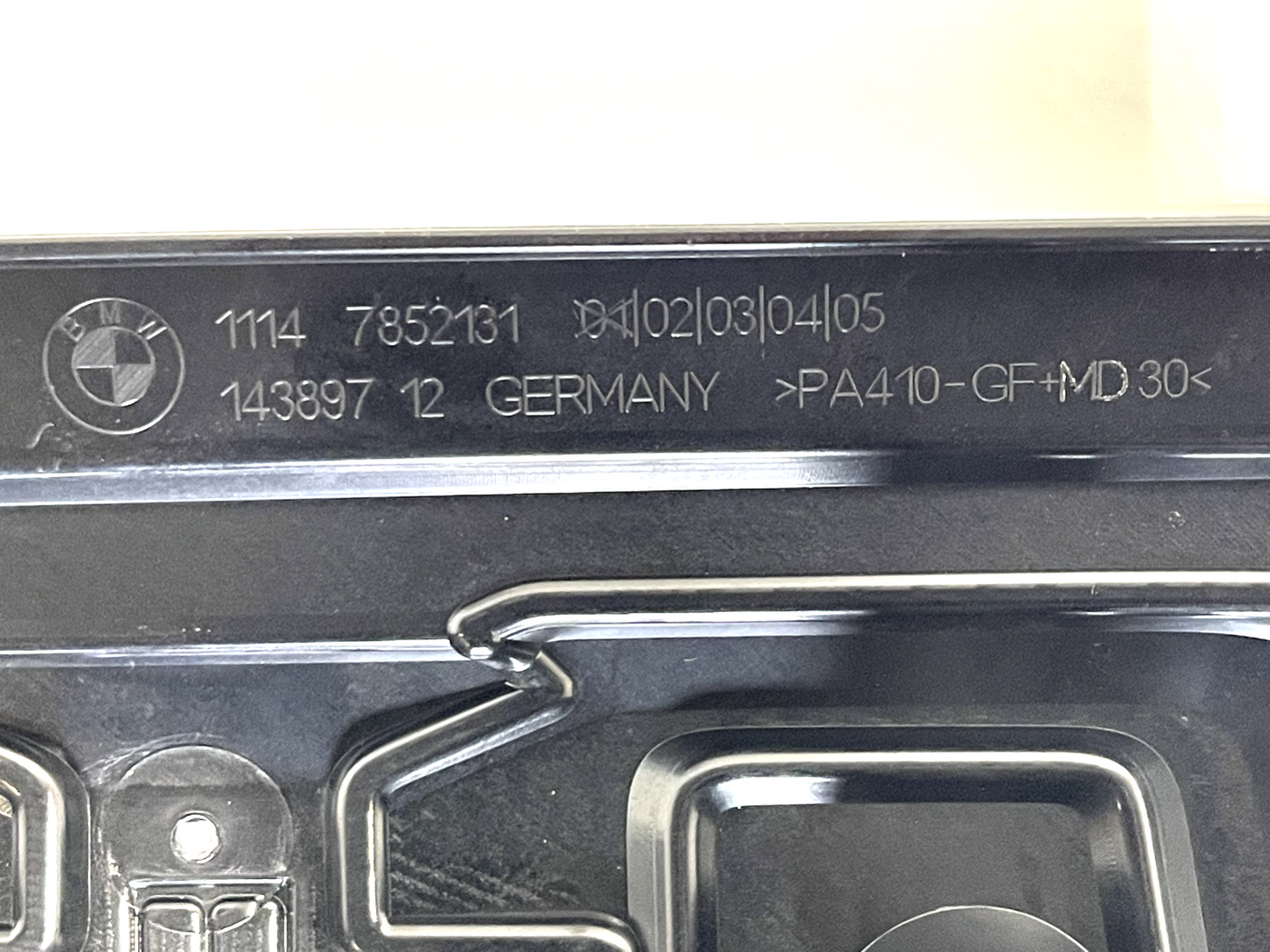 6916051