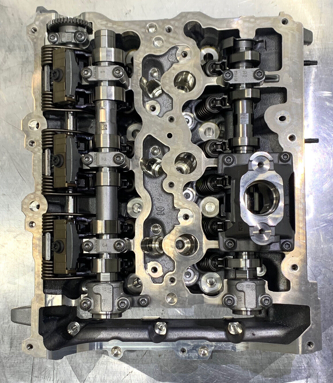 Zylinderkopf Nockenwelle BMW B38A15P Original 7829177. Neuwertig