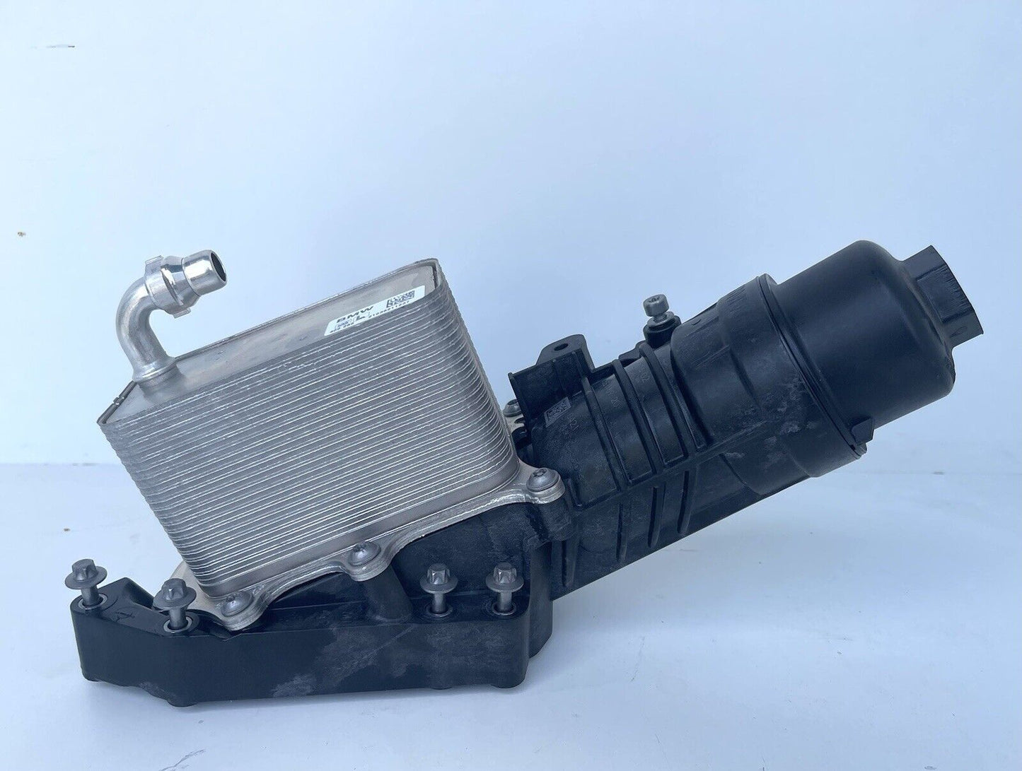 Original BMW B57D30B Ölfiltergehäuse mit Ölkühler 8586674 NEU 440 540 640 740d