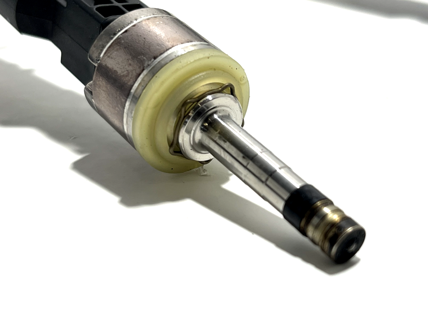 6916044