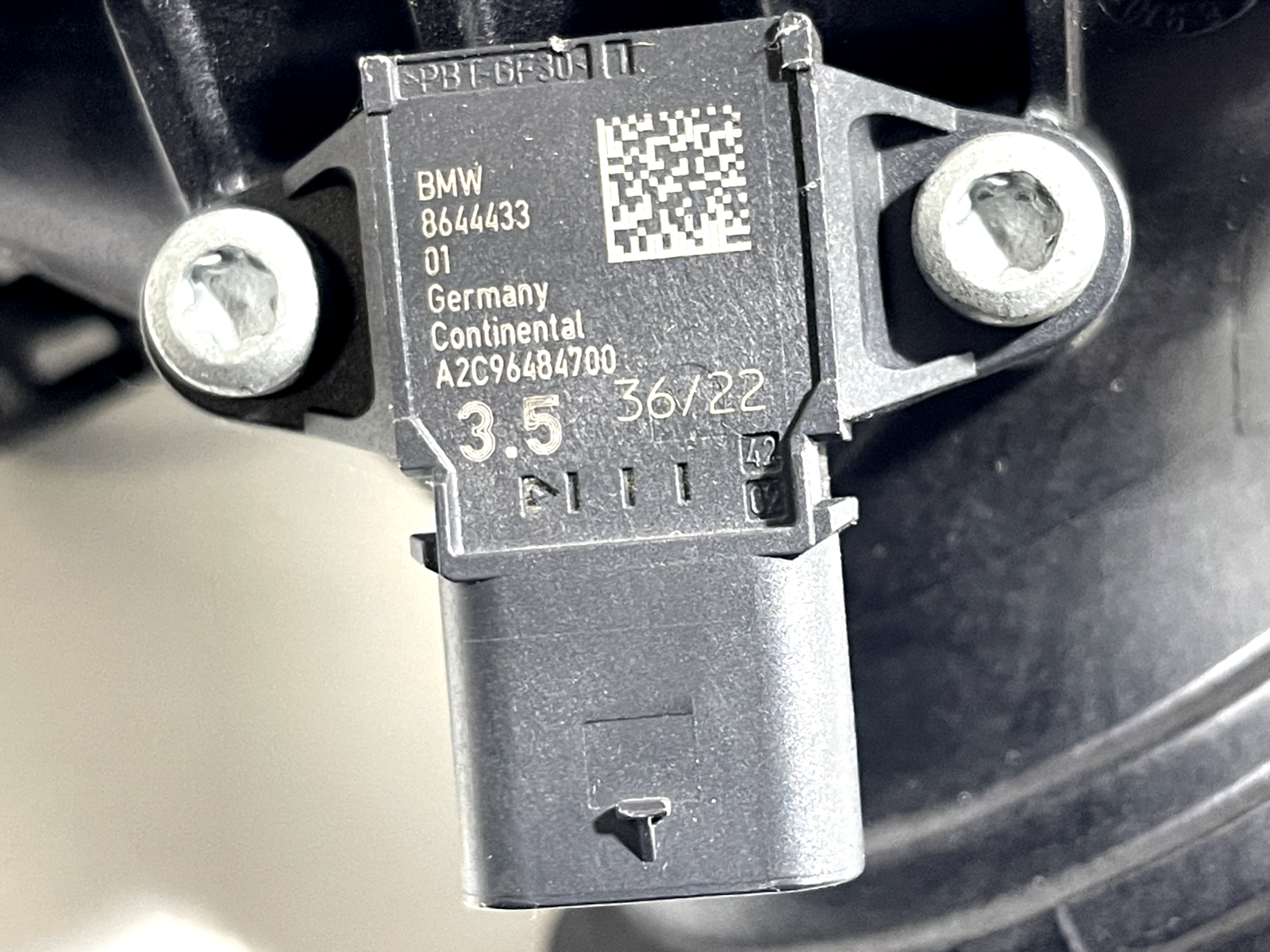 6916081