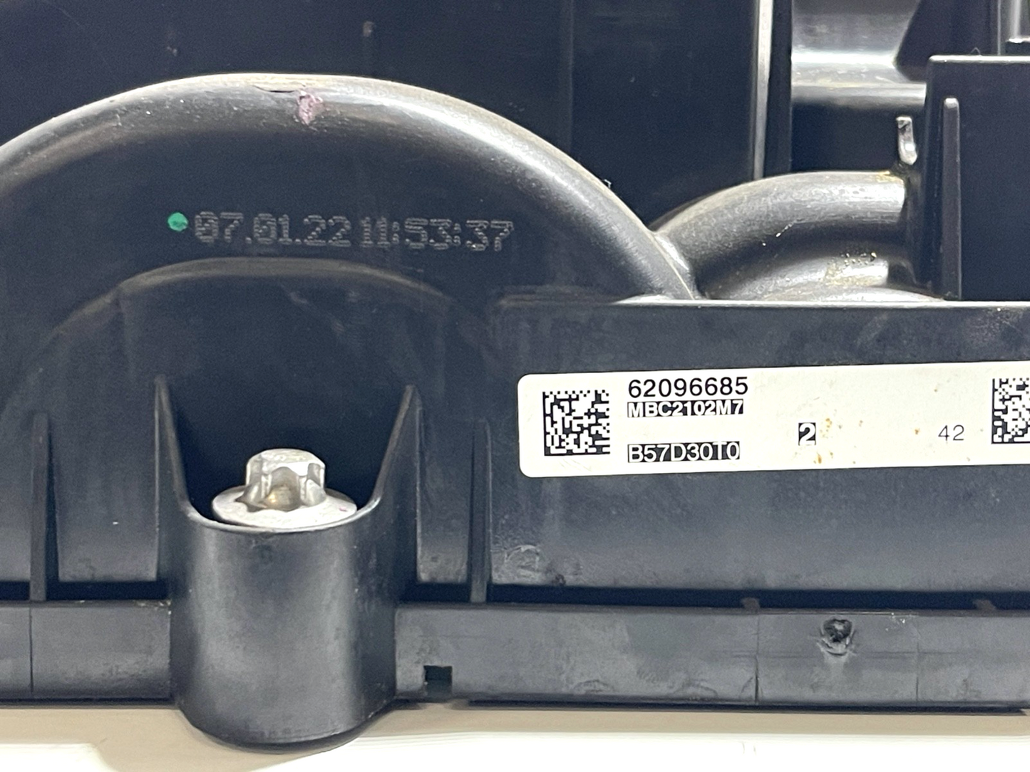 7695131