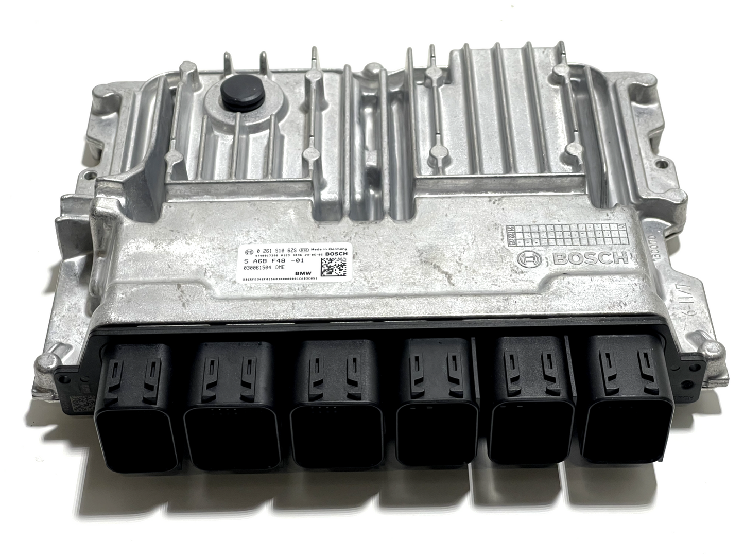 6916087