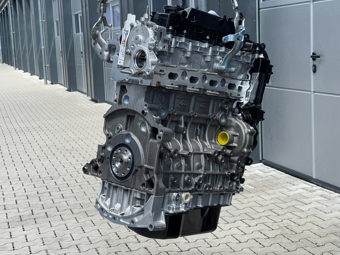 7852721
