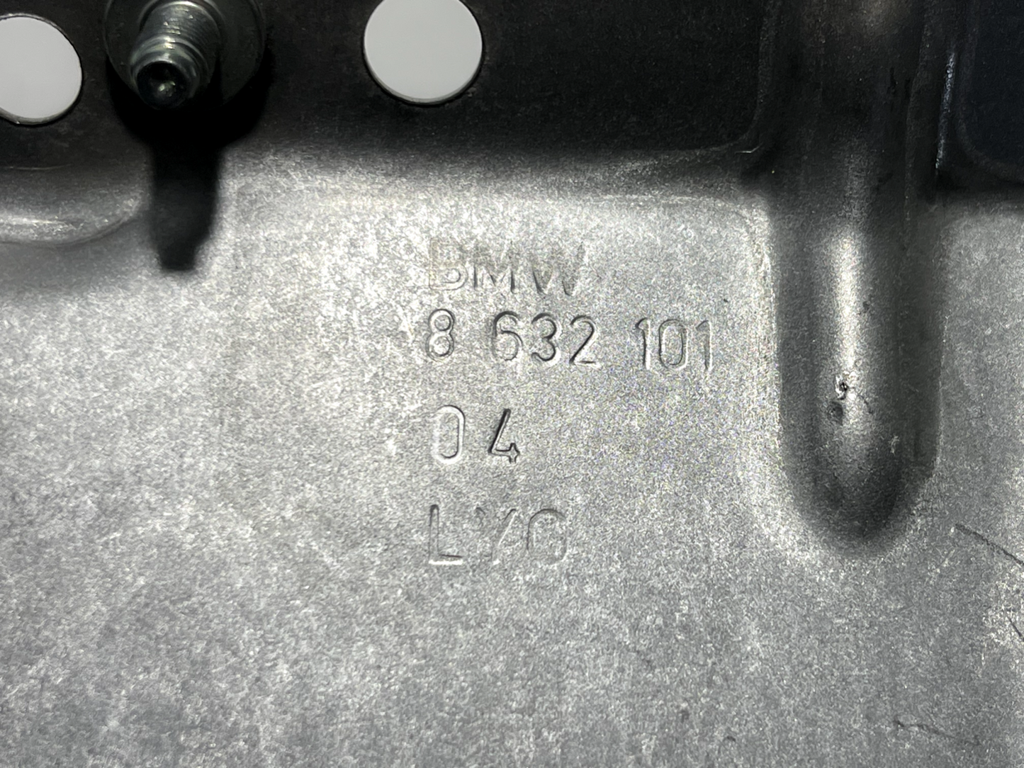 6916046