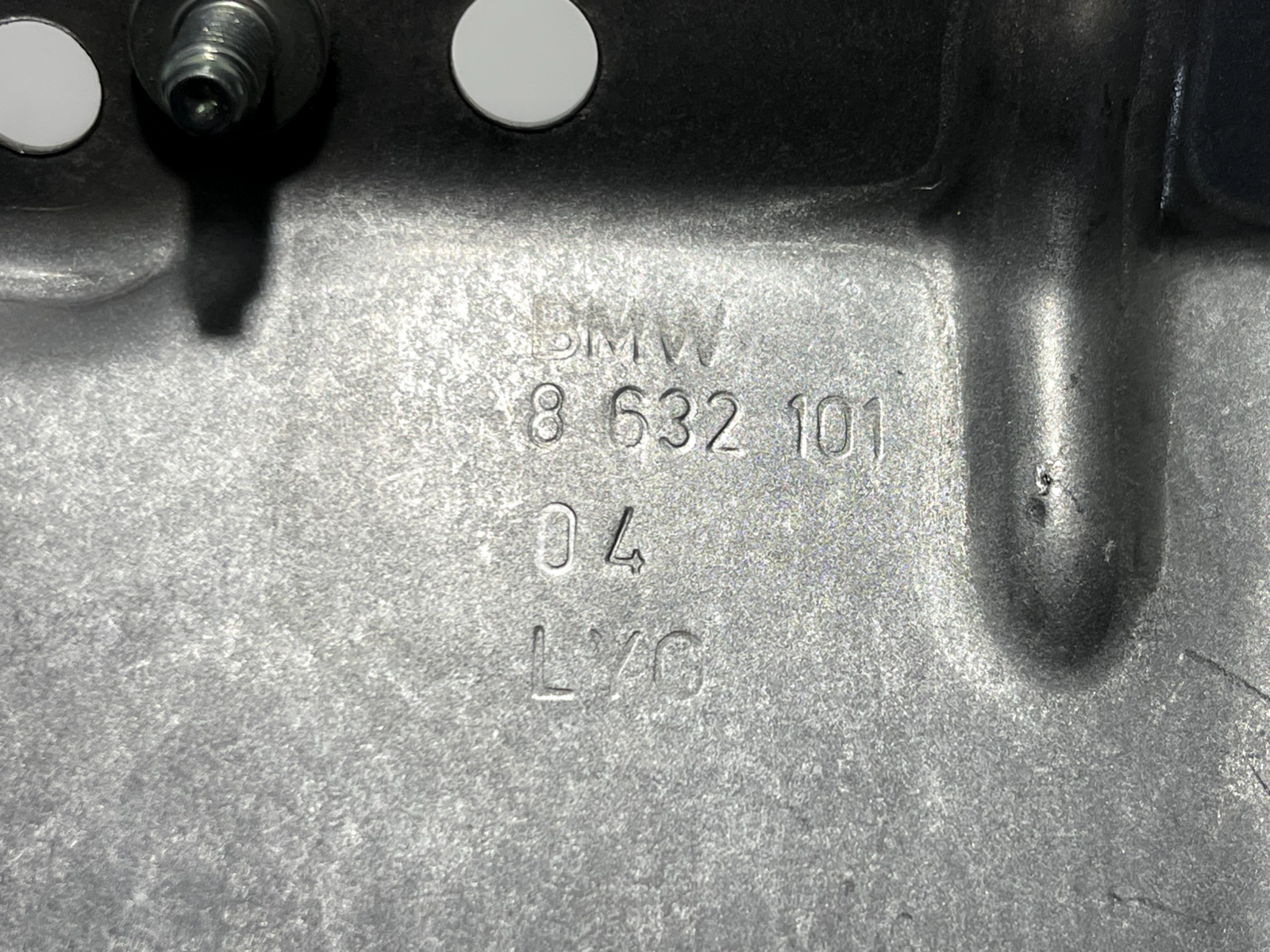6916046
