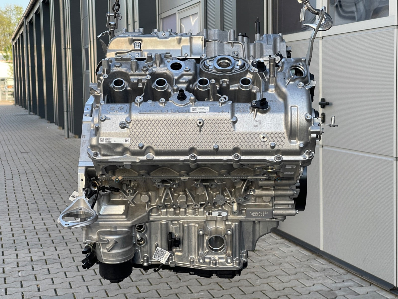 8700847