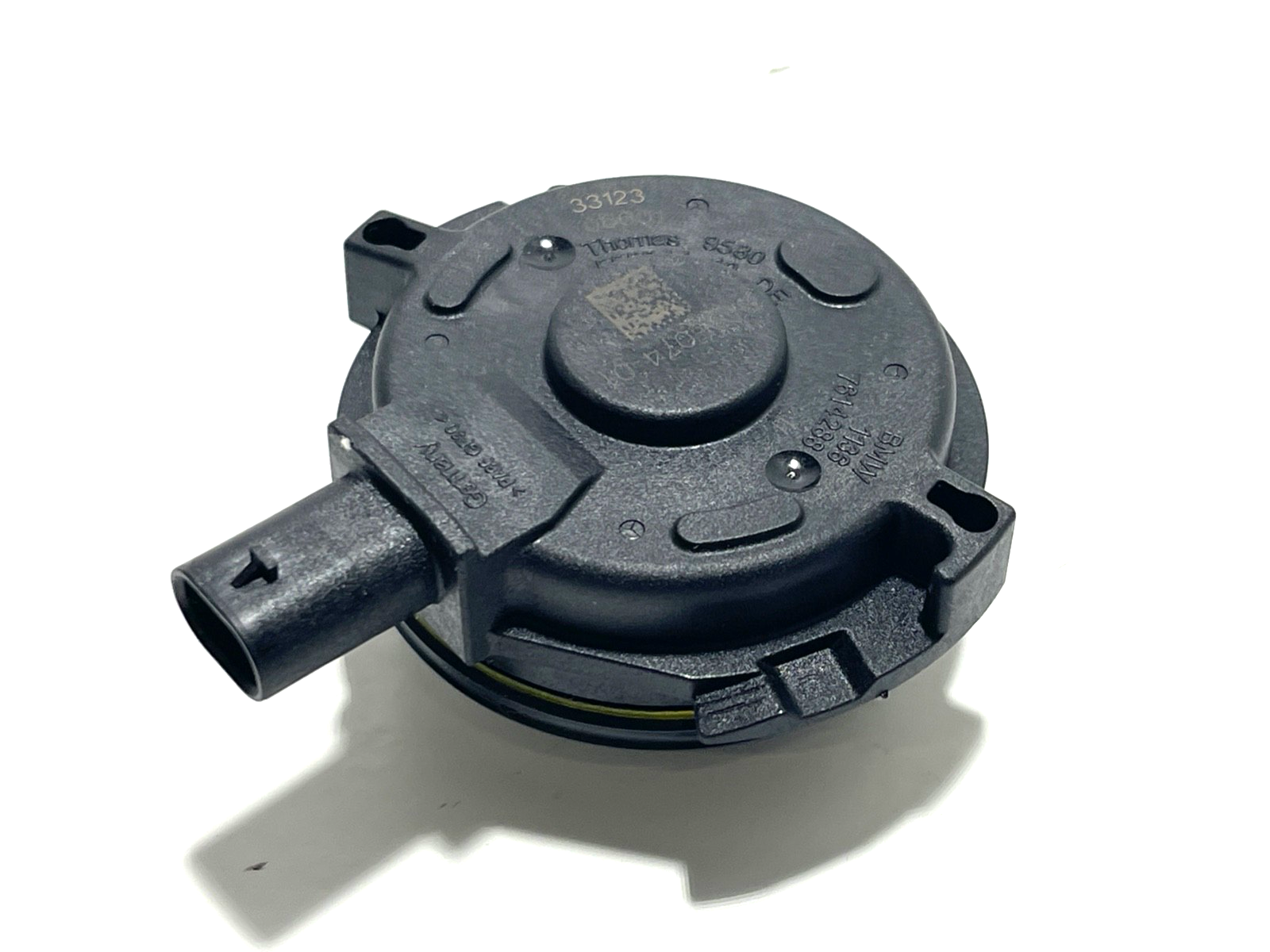 7642564