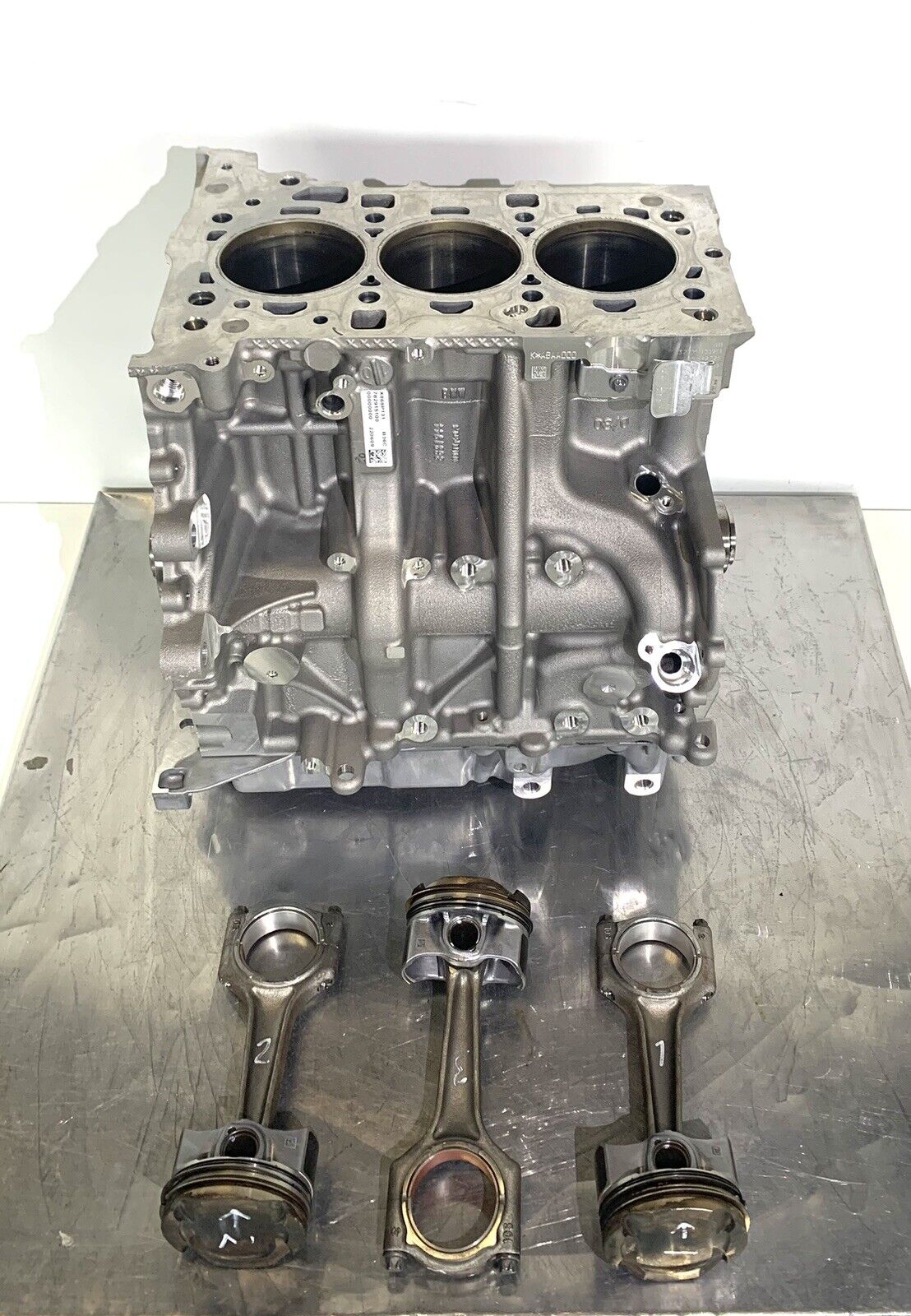 Motor Engine BMW B38A15F Motorblock Kurbelwelle Pleuelstangen Kolben Original