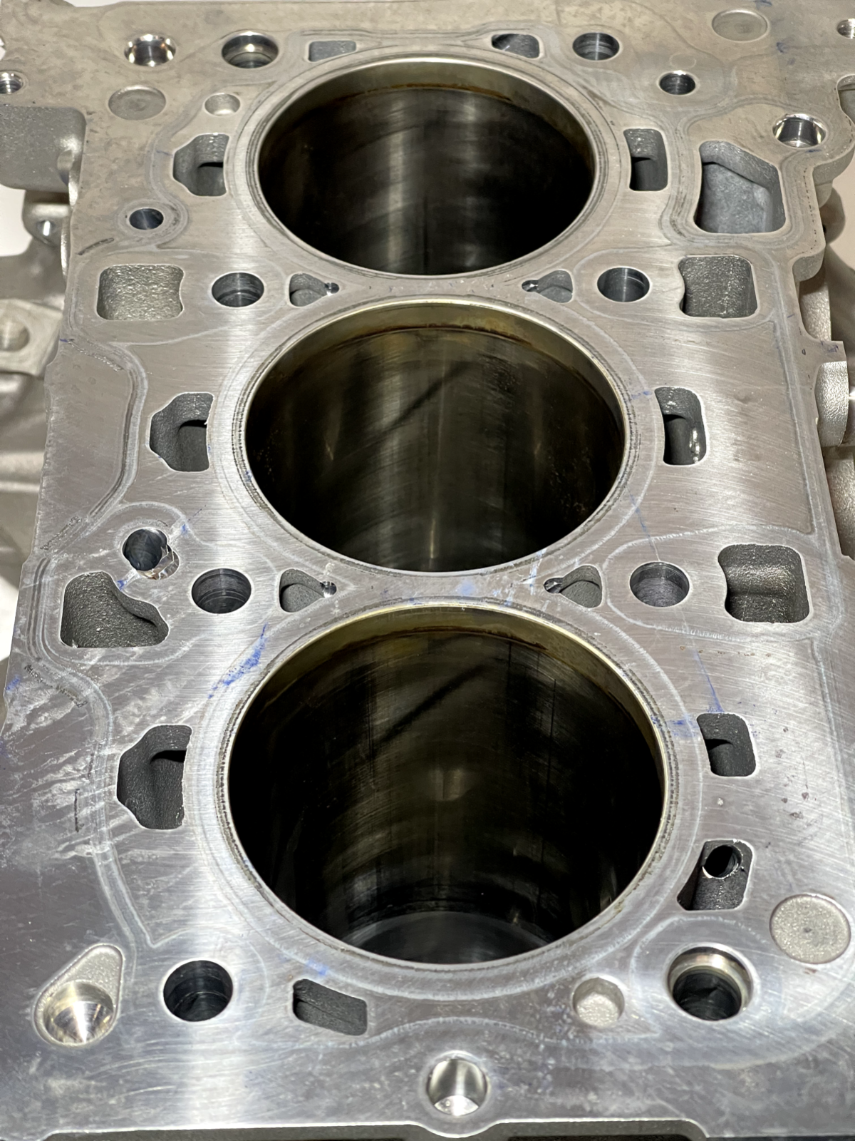 5256001
