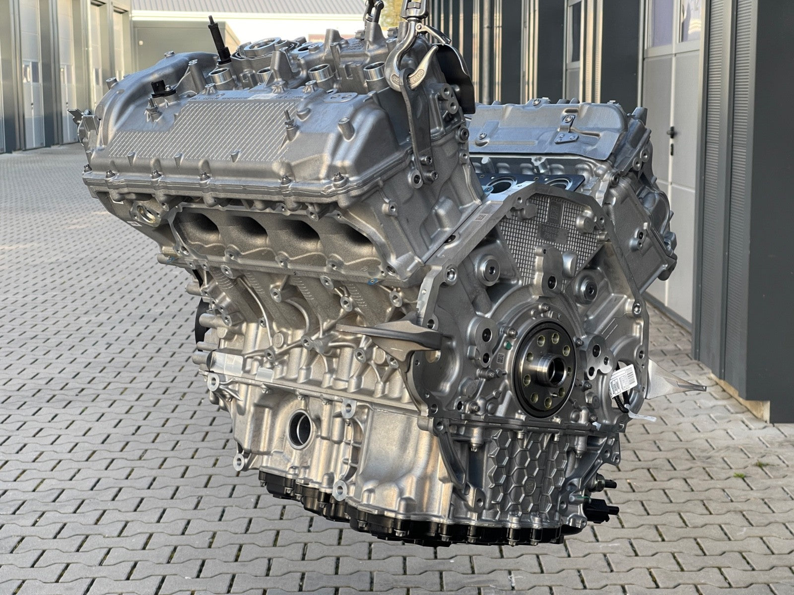 8700847