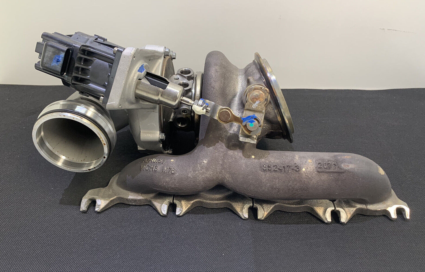 9845812 Turbo Turbolader mit Abgaskrümmer MGT2056