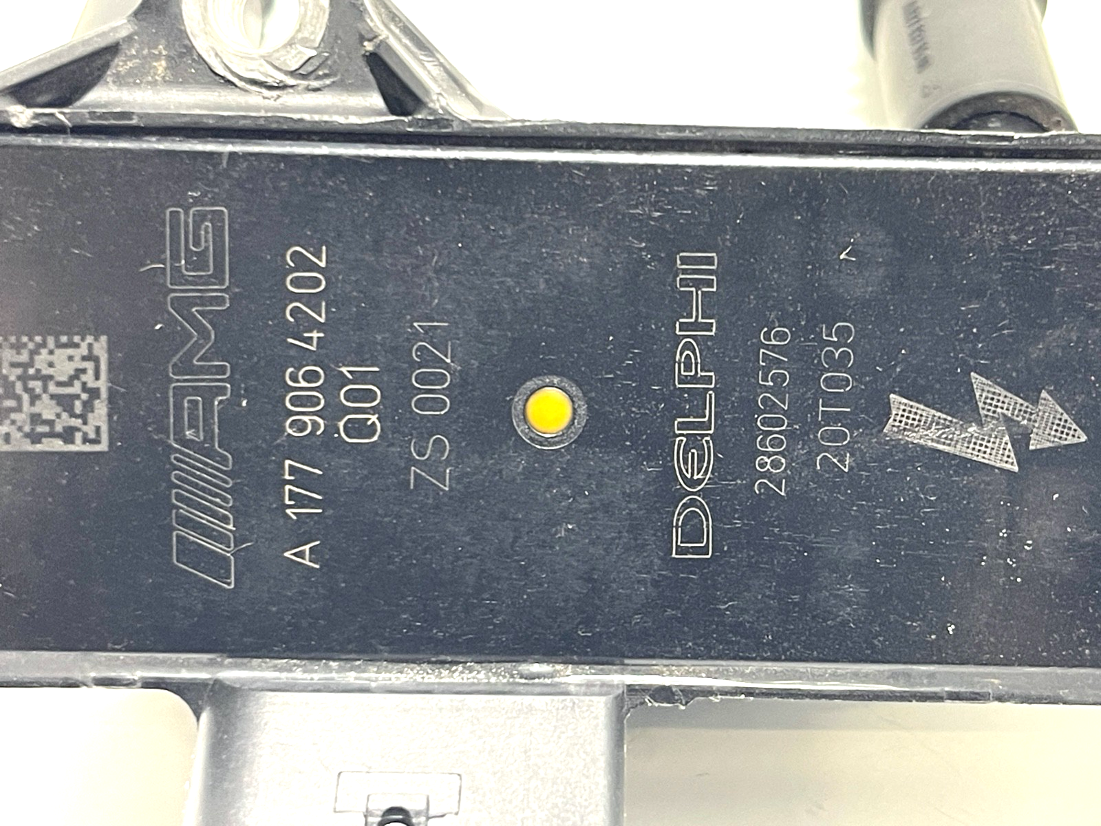 7617895