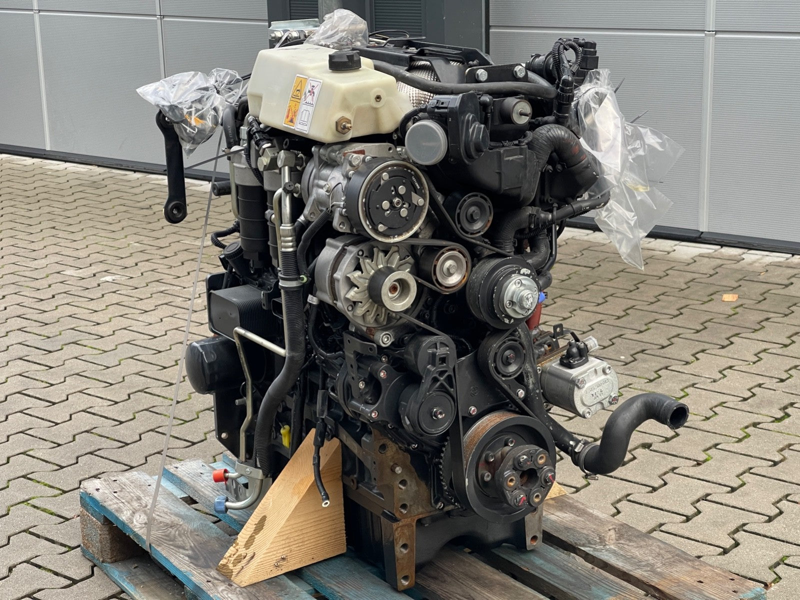 8508544
